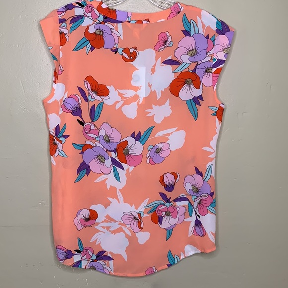 CANDIES Blouse Peach Purple PINTUCK SHELL Floral Popover V-Neck NWT Medium - Picture 2 of 12